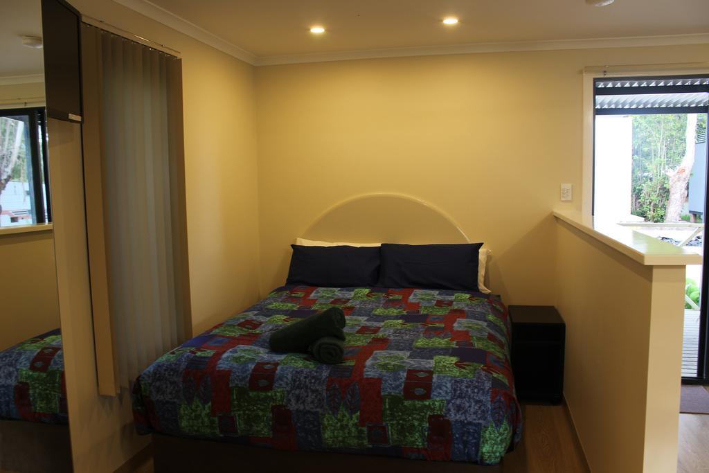 Hotel Acclaim Kingsway Tourist Park Madeley Exteriér fotografie