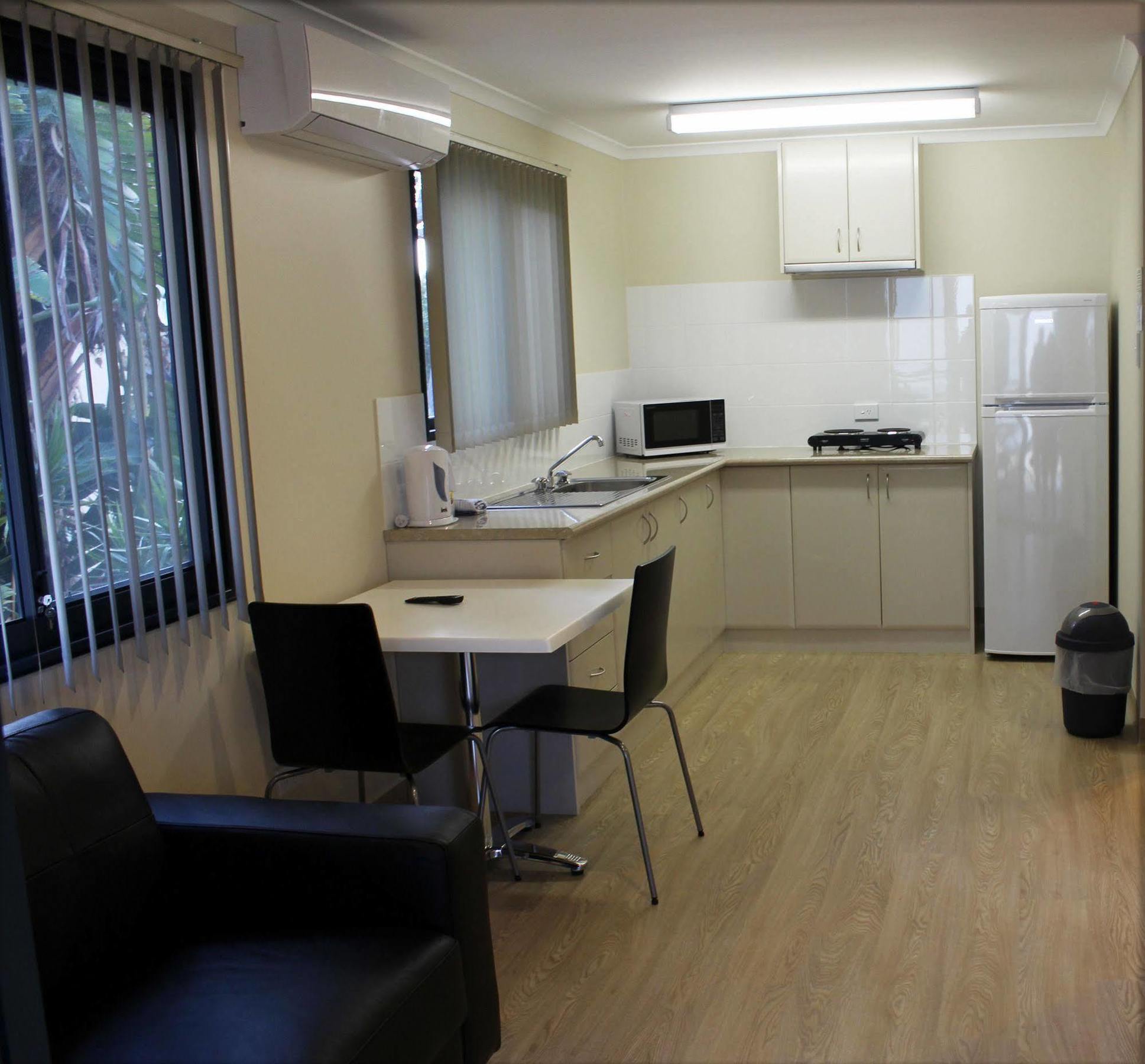 Hotel Acclaim Kingsway Tourist Park Madeley Exteriér fotografie